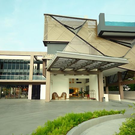 Hue Hotels And Resorts Puerto Princesa Managed By Hii Bagian luar foto