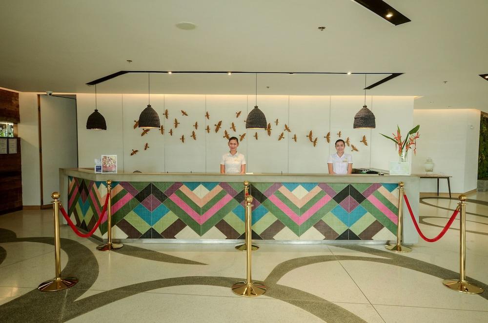 Hue Hotels And Resorts Puerto Princesa Managed By Hii Bagian luar foto